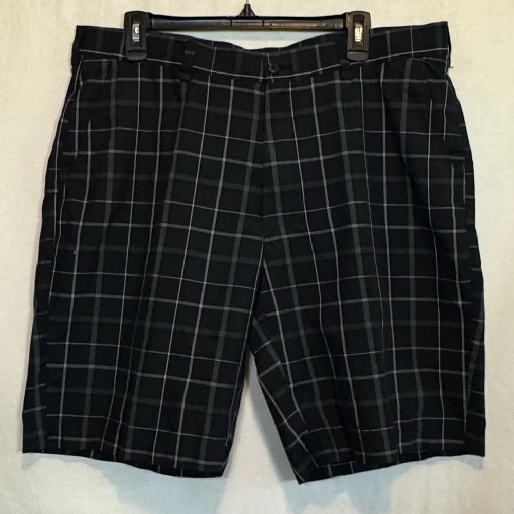G-44 Men’s PGA Tpur Black Gray & White Plaid Summer Shorts‎ Size 36